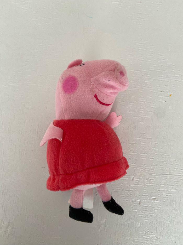 Peluche Peppa Pig - photo numéro 1