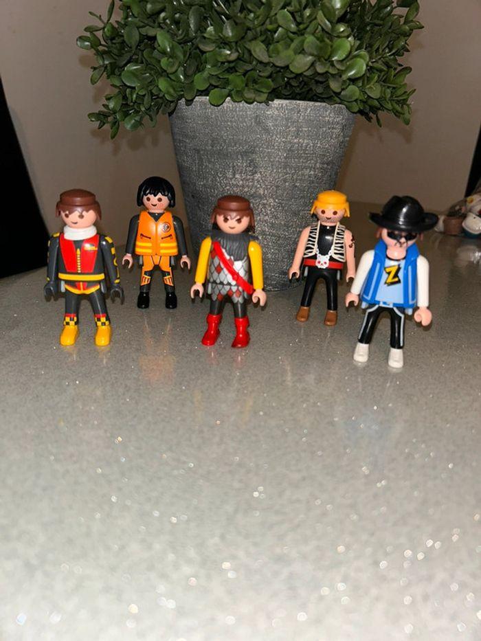 Lot playmobil figurines - photo numéro 1