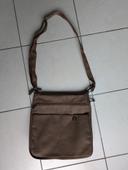 Sac besace marron David Jones