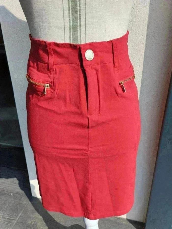 🌺 Jupe rouge taille haute 44 XXL Boutique Local - photo numéro 1