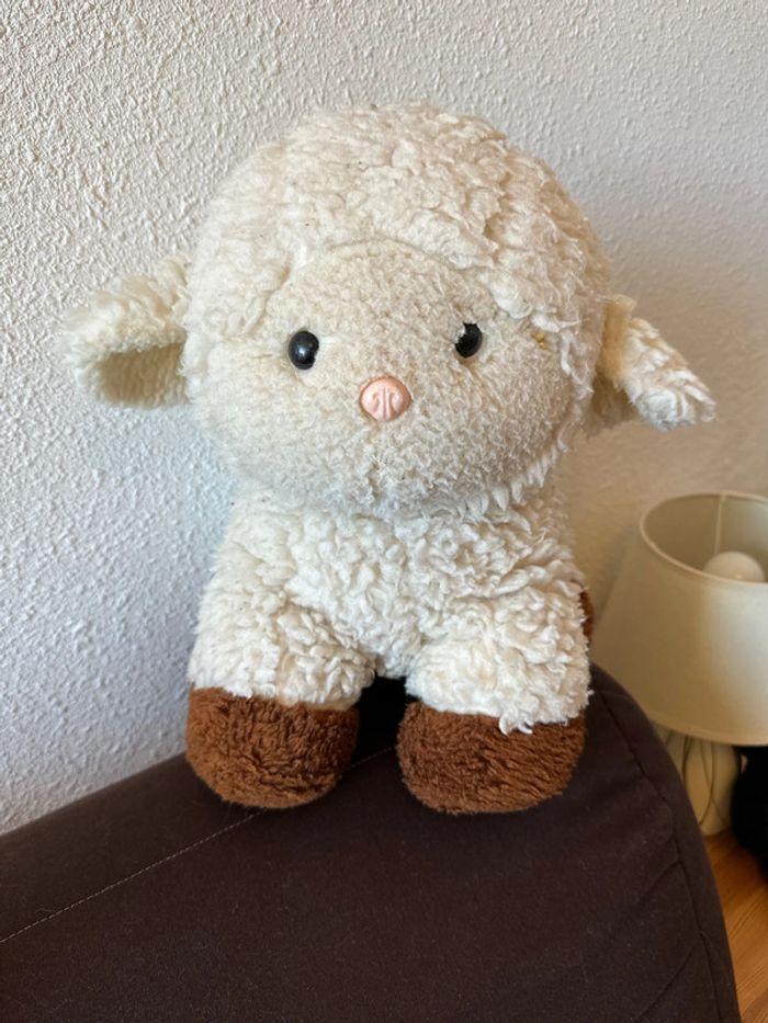 Mouton en peluche