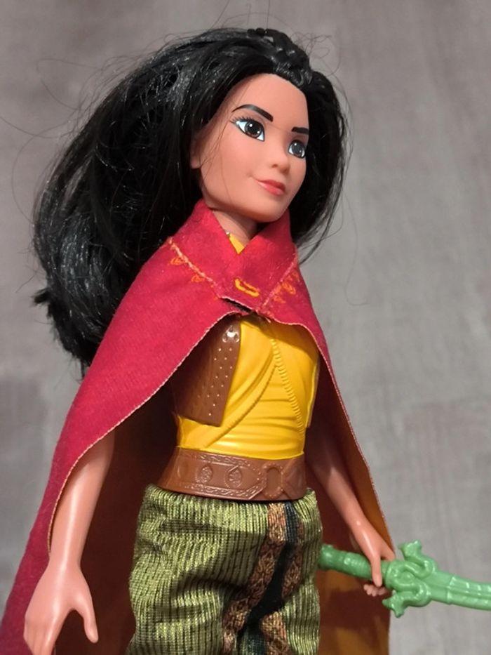 Hasbro Disney poupée Princesse raya et le dernier dragon - photo numéro 2