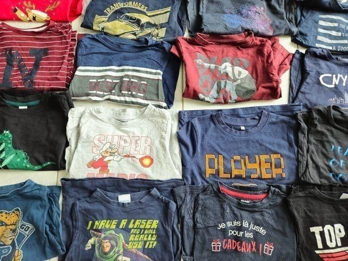 Lot t shirt manches longues garçons 
Taille 5 ans - photo numéro 1