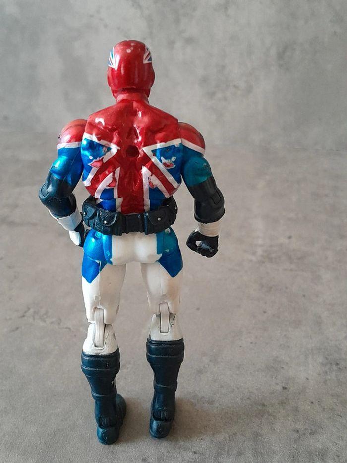 Marvel universe Captain Britain 2010 - photo numéro 2