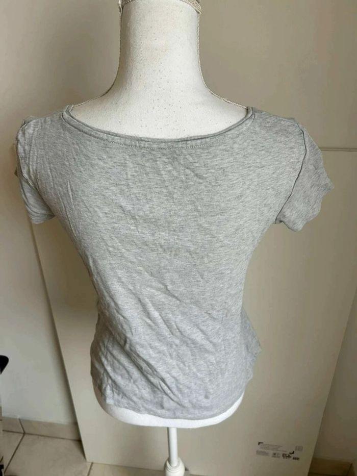 T shirt gris - photo numéro 2