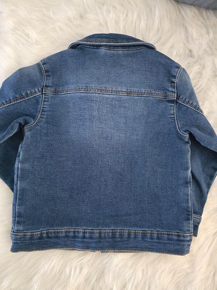 NEUVES (NON PORTÉES)😍😍😍😍💙 ⚘️⚘️superbe   lot  de deux vestes en jeans et coupe vent 36 mois garçon⚘️⚘️💙 - photo numéro 4