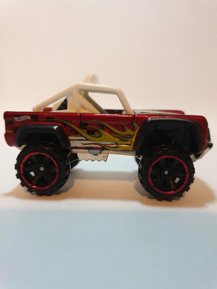 Hot Wheels 2016 Custom Ford Bronco HW Daredevils Bordeau - 1/64 - photo numéro 5