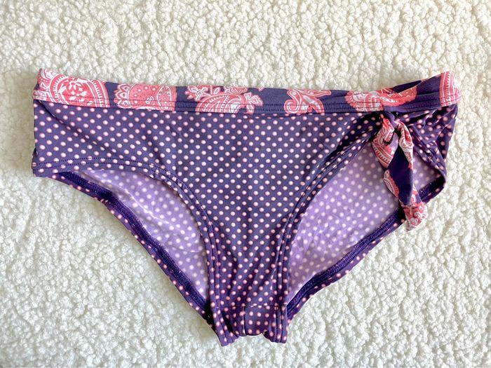 Maillot de bain deux pièces violet et rose - déco bandanas - photo numéro 3