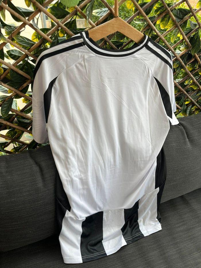 Maillot Juventus neuf Taille L - photo numéro 3