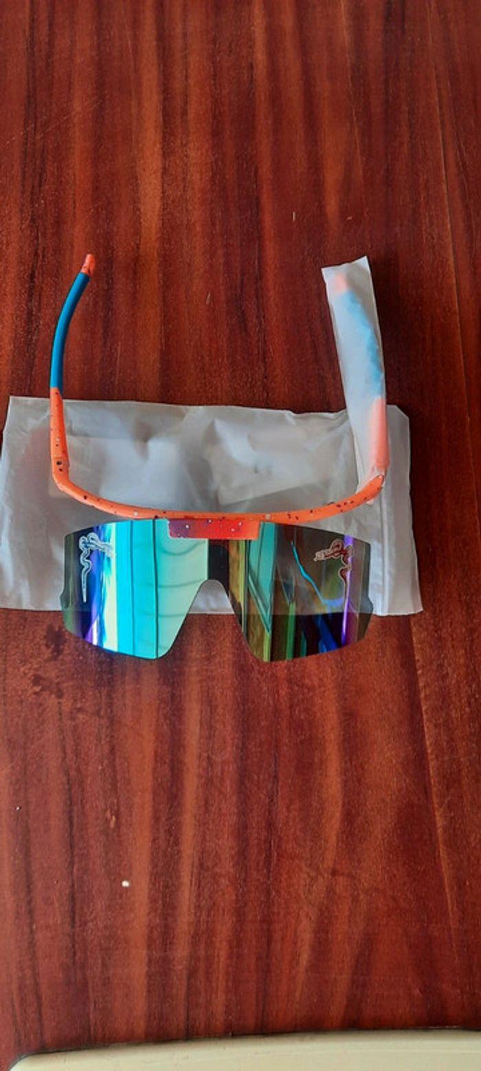 lunettes adultes 
Pit Viper
orange/bleu
neuf
nouveau modèle - photo numéro 2