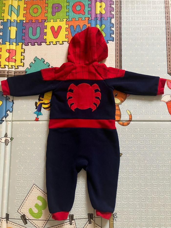 Vend combinaison neuve Spiderman taille 18 mois - photo numéro 2