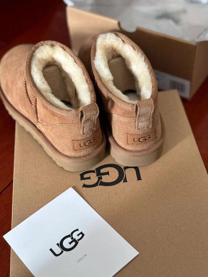 UGG snow boots EU 37 - photo numéro 3