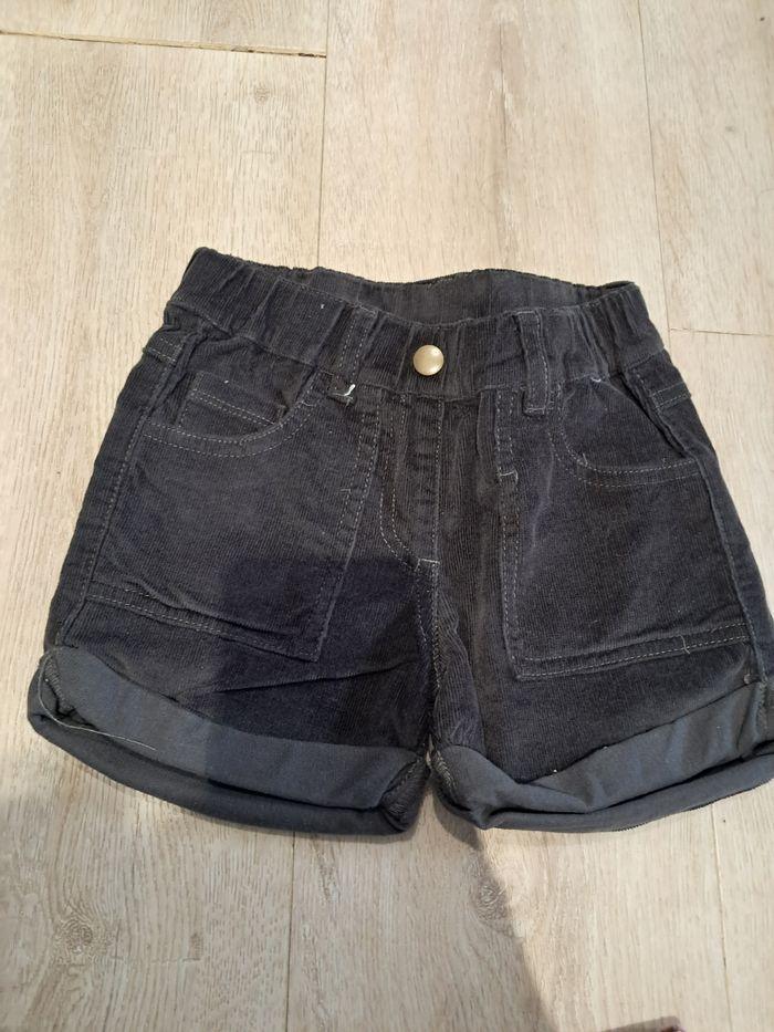 Lot de robe, jupes et shorts neuf 4 ans - photo numéro 7