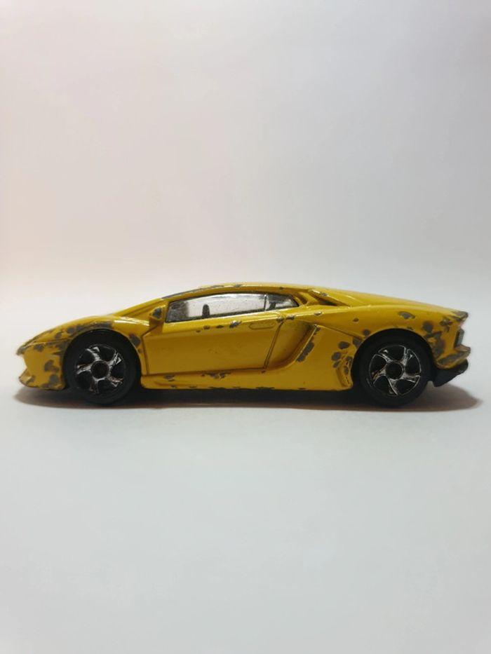 Majorette 219E Lamborghini Aventador - 1/64 Jaune Made in Thaïlande - photo numéro 11