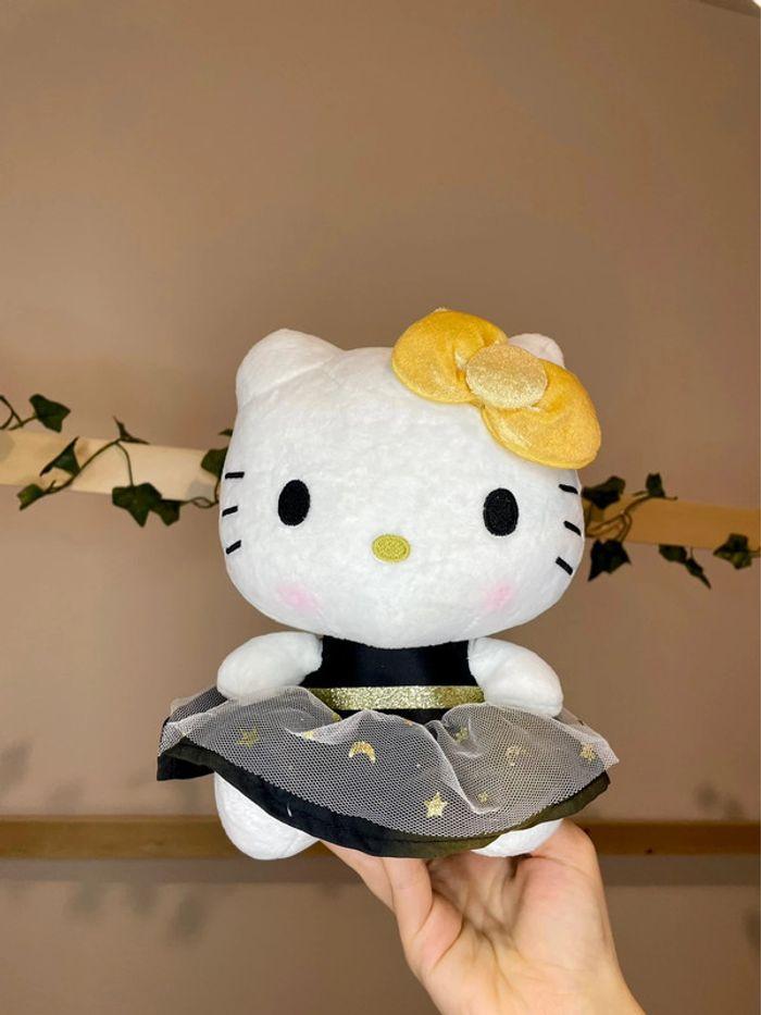 Peluche Hello Kitty en robe étoilée et pailletée 💫 - photo numéro 7