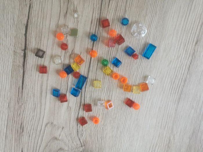 Pièces de lego transparent