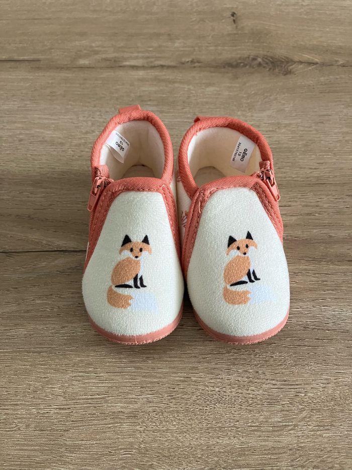 Chaussons T.19 🦊🌺 - photo numéro 1