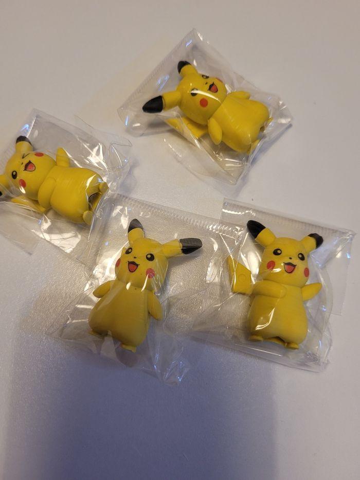 Gomme au choix figurine pikachu pokemon - photo numéro 1