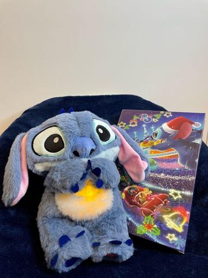 Peluche lumineuse Disney Stitch qui respire + Calendrier de l’Avent de noël Disney Stitch - photo numéro 2