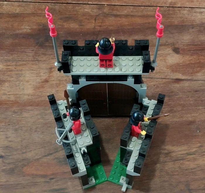 Lego 6059 Knight's Stronghold - photo numéro 5