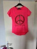 T-shirt rose peace and love