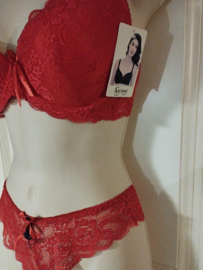 Ensemble de lingerie neuf rouge. Modèle écharpe 85wB et M pour le tanga - photo numéro 4