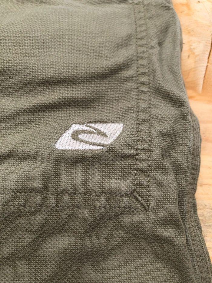 Short / Jort ripcurl style militaire cargo brodé 30US - photo numéro 5