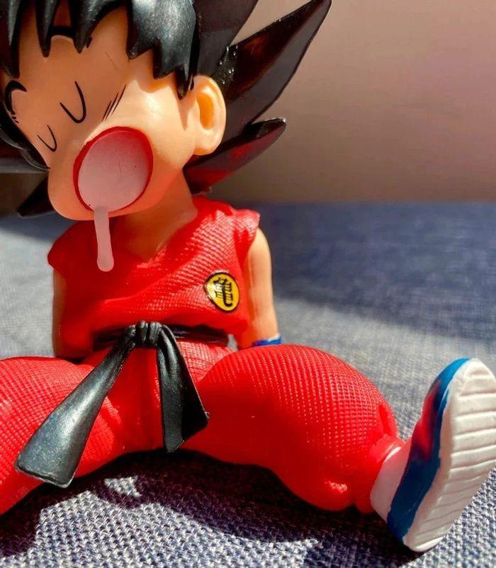 Figurine Dragon Ball Son Gokû DBZ Sangoku assis NЕUF - photo numéro 2