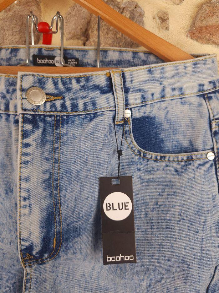 Jeans mom délavé acid wash ligth blue Neuf avec étiquette Femme taille 44 marque Boohoo 🍬 - photo numéro 2