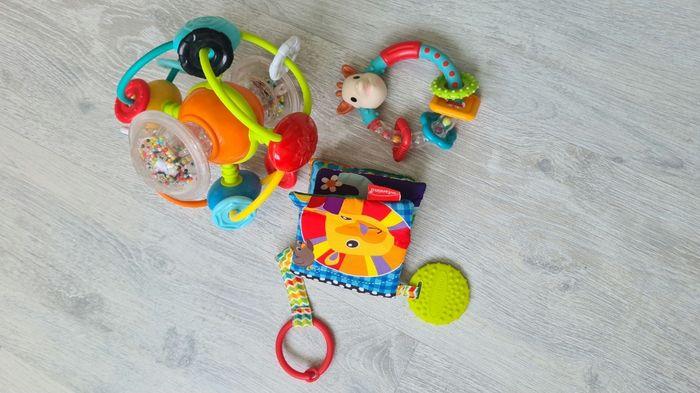 Lots jouets bébé - photo numéro 1