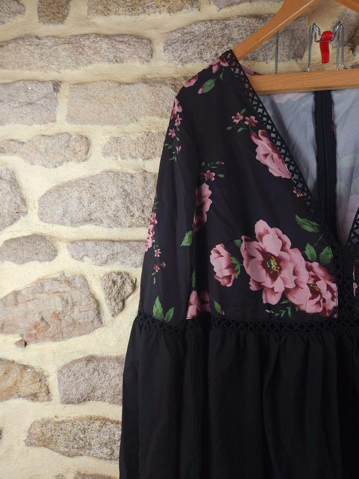 Robe manches bouffantes à volants noir et multicolore Femme taille 54 marque Boohoo 🍬 - photo numéro 2