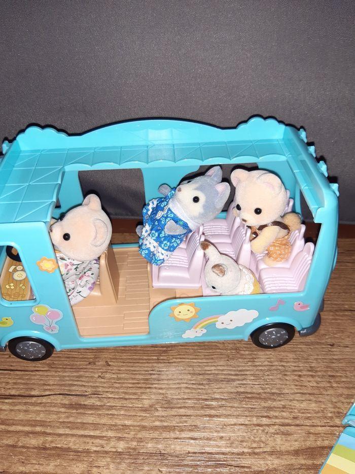 Sylvanian family avec bus arc en ciel - photo numéro 9