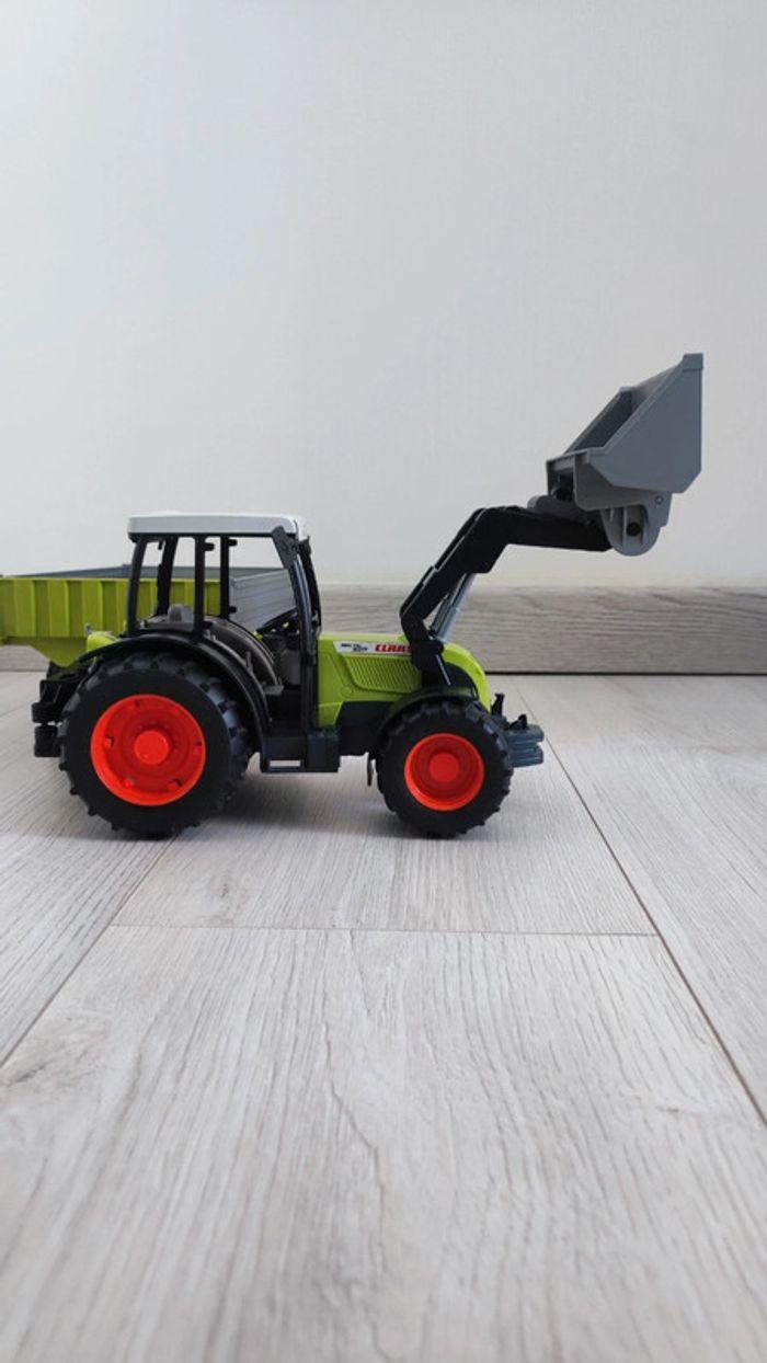 Lot de 2 tracteurs Claas + remorques Bruder - photo numéro 6