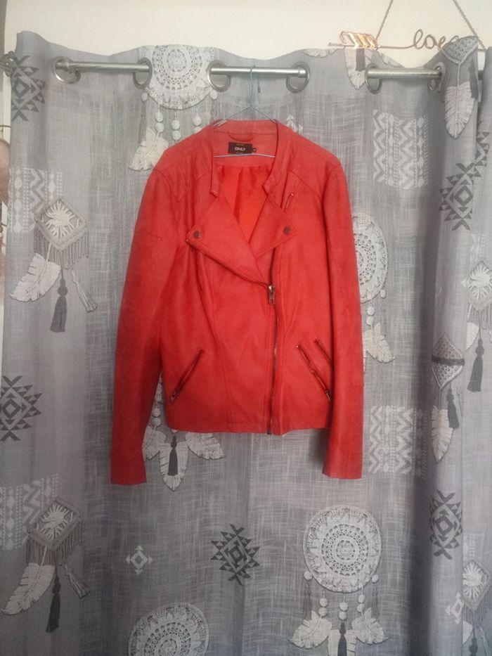 Manteau effet cuir rouge - photo numéro 1