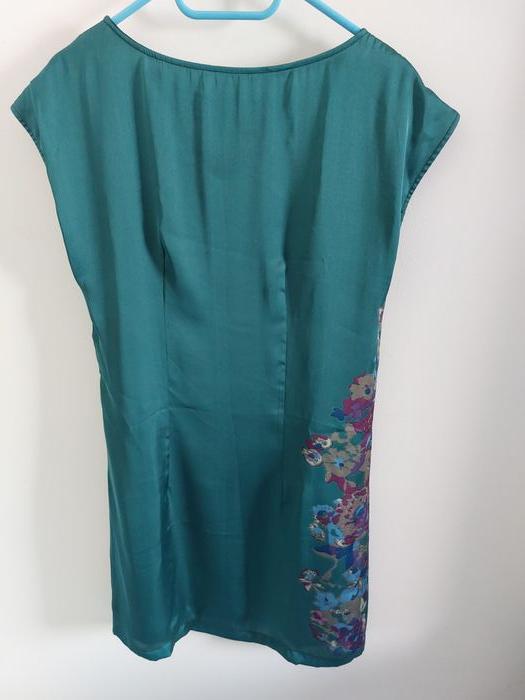 Robe Promod satinée vert foncé à fleurs taille 36 - photo numéro 2