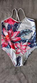 Beau maillot de bain 1 pièce, taille 6/7 ans.