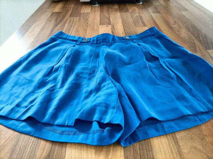 Short bleu léger forever 21 taille 32 - photo numéro 1