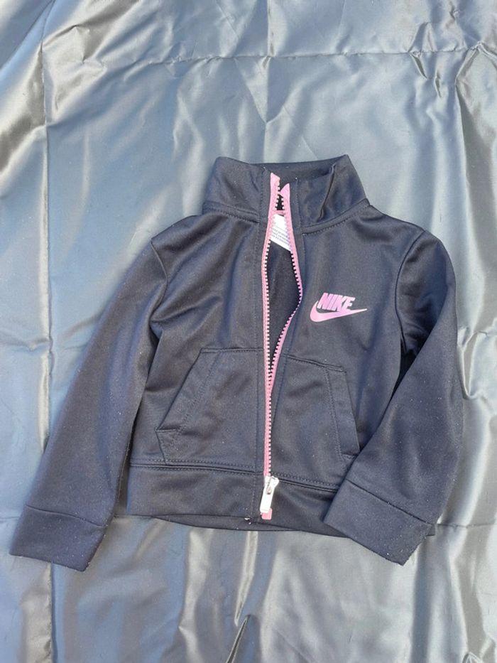 Veste Nike noir et rose 12 mois - photo numéro 1