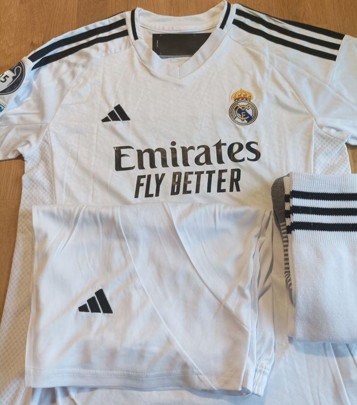 Maillot Vinicius Real de Madrid taille 14 ans modèle 2025 domicile - photo numéro 3