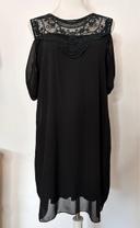 Robe Cloothes noire en voile doublée décolleté guipure taille 40