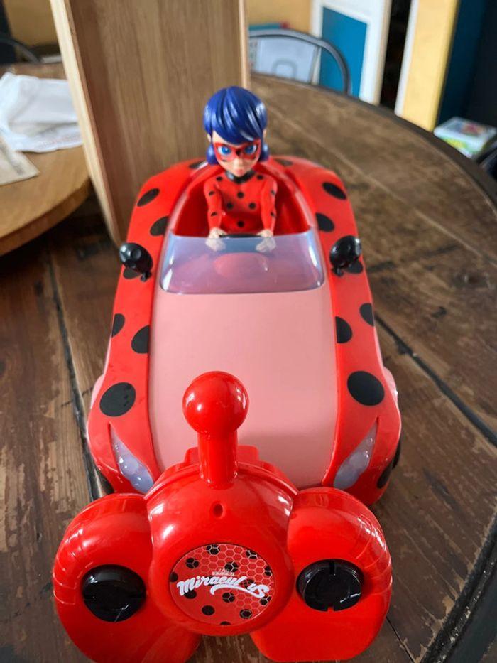 Voiture télécommandée Lady bug - photo numéro 1