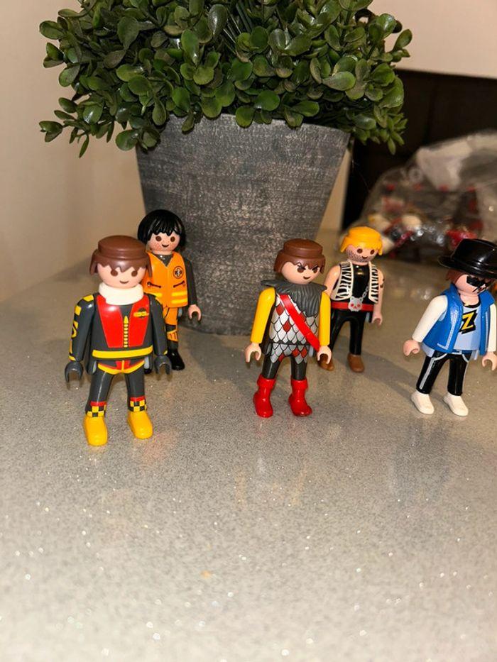 Lot playmobil figurines - photo numéro 2