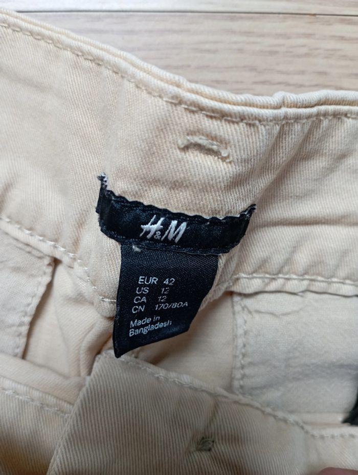 Short beige femme H&M 42 - photo numéro 3