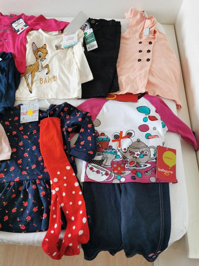 Gros lot de 35 vêtements fille taille 12 mois 1 an - photo numéro 2