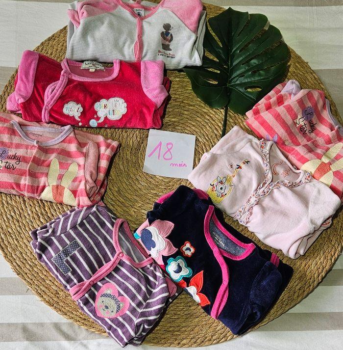 Lot de 7 Pyjamas velours 18 mois fille - photo numéro 1