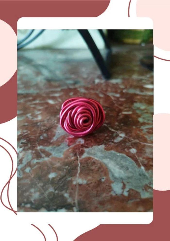 Bague rouge tressée forme de rose 15,3 mm - photo numéro 8