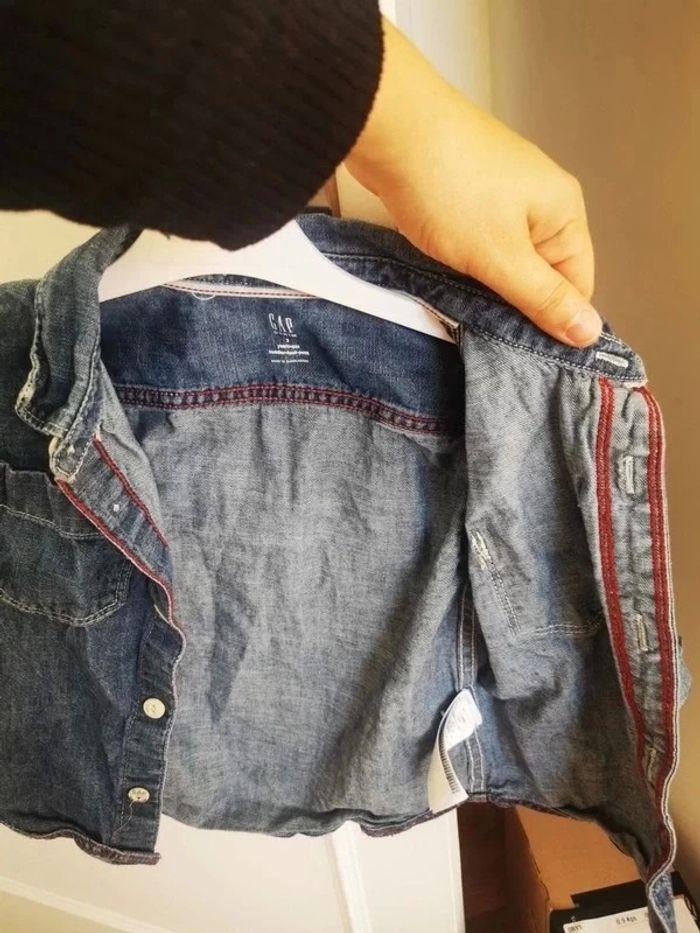 Chemise jean Gap 3 ans en parfait état ! - photo numéro 2