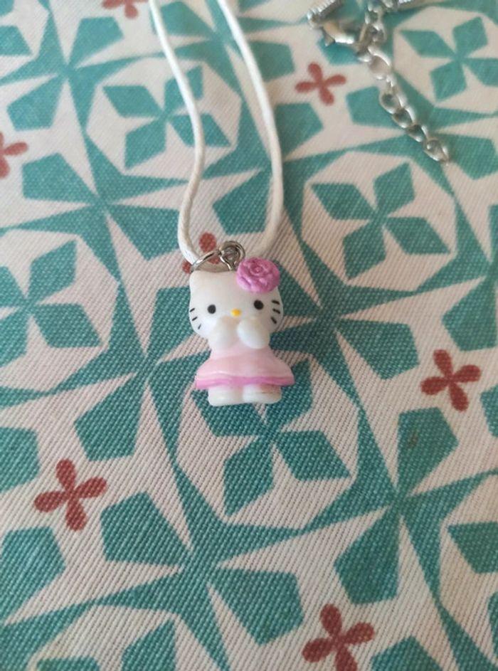 Collier Hello Kitty plastique - photo numéro 2