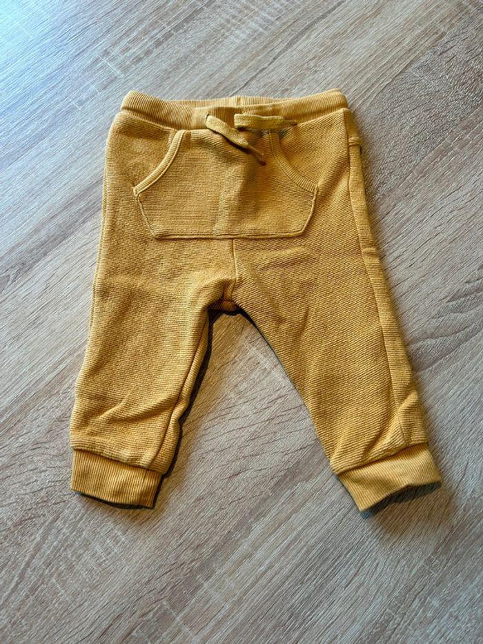 Pantalon jaune - photo numéro 1