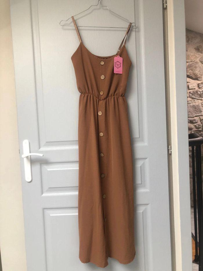 Robe camel taille unique avec bouton